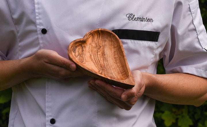 Cleminson Olive Wood Heart-Shaped Dish | 17 x 13 x 2.7 cm | for Snacks, Nuts, Olives, Tapas